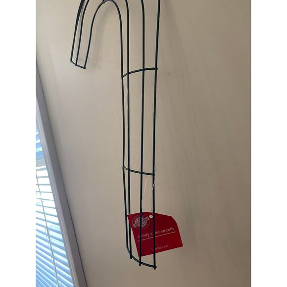 14” Winter Christmas Candy Cane Wreath Form Wreath Frame Wreath Base Wall Door - Picture 2 of 4